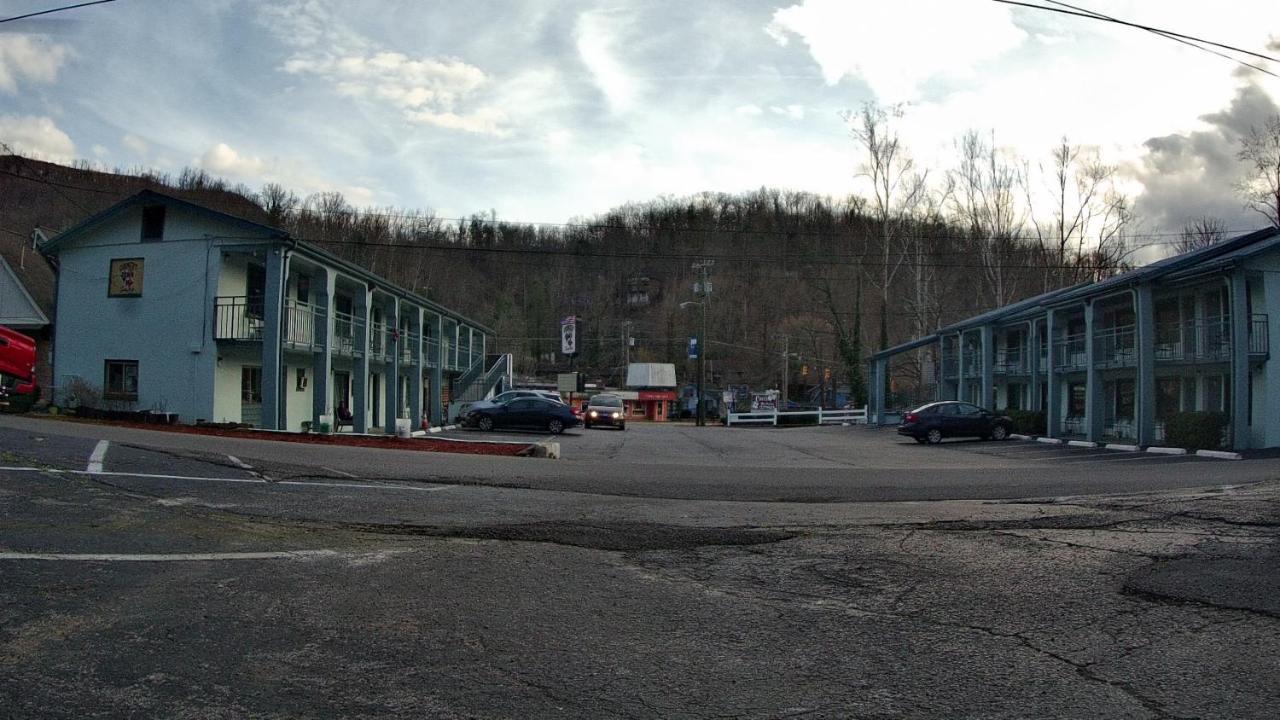 Country Town N' Suites Гатлинбург Экстерьер фото
