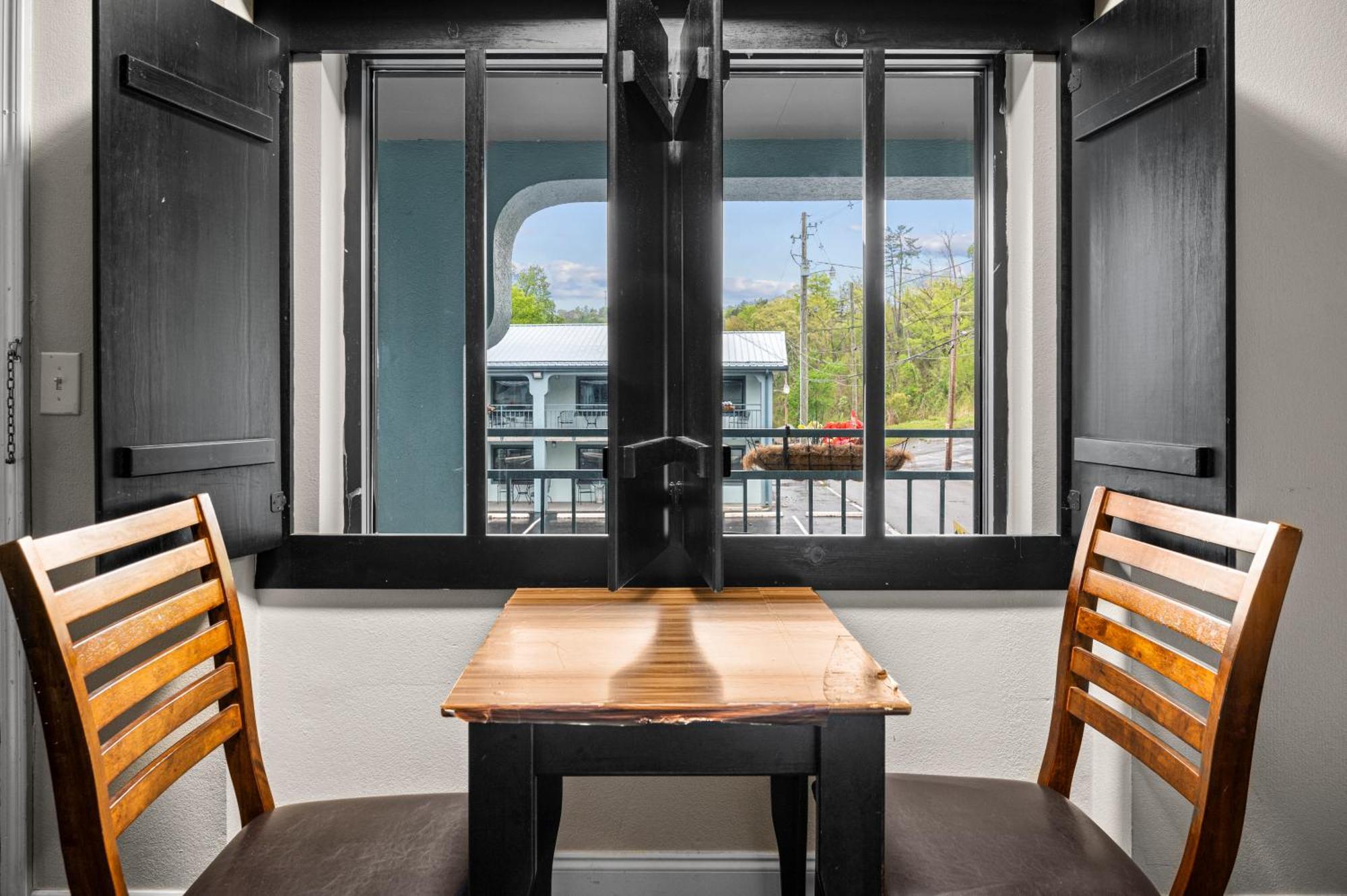 Country Town N' Suites Гатлинбург Экстерьер фото