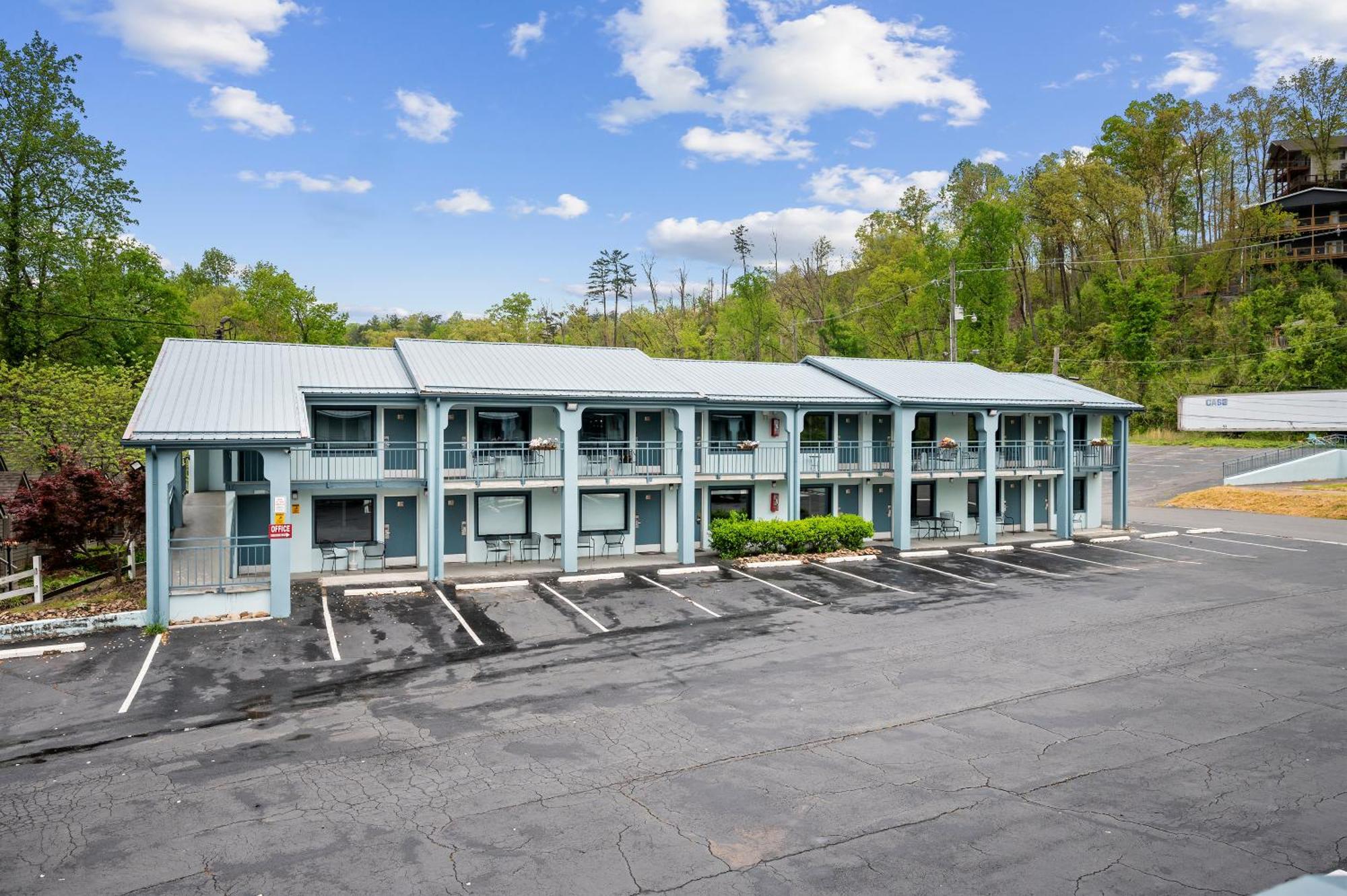 Country Town N' Suites Гатлинбург Экстерьер фото