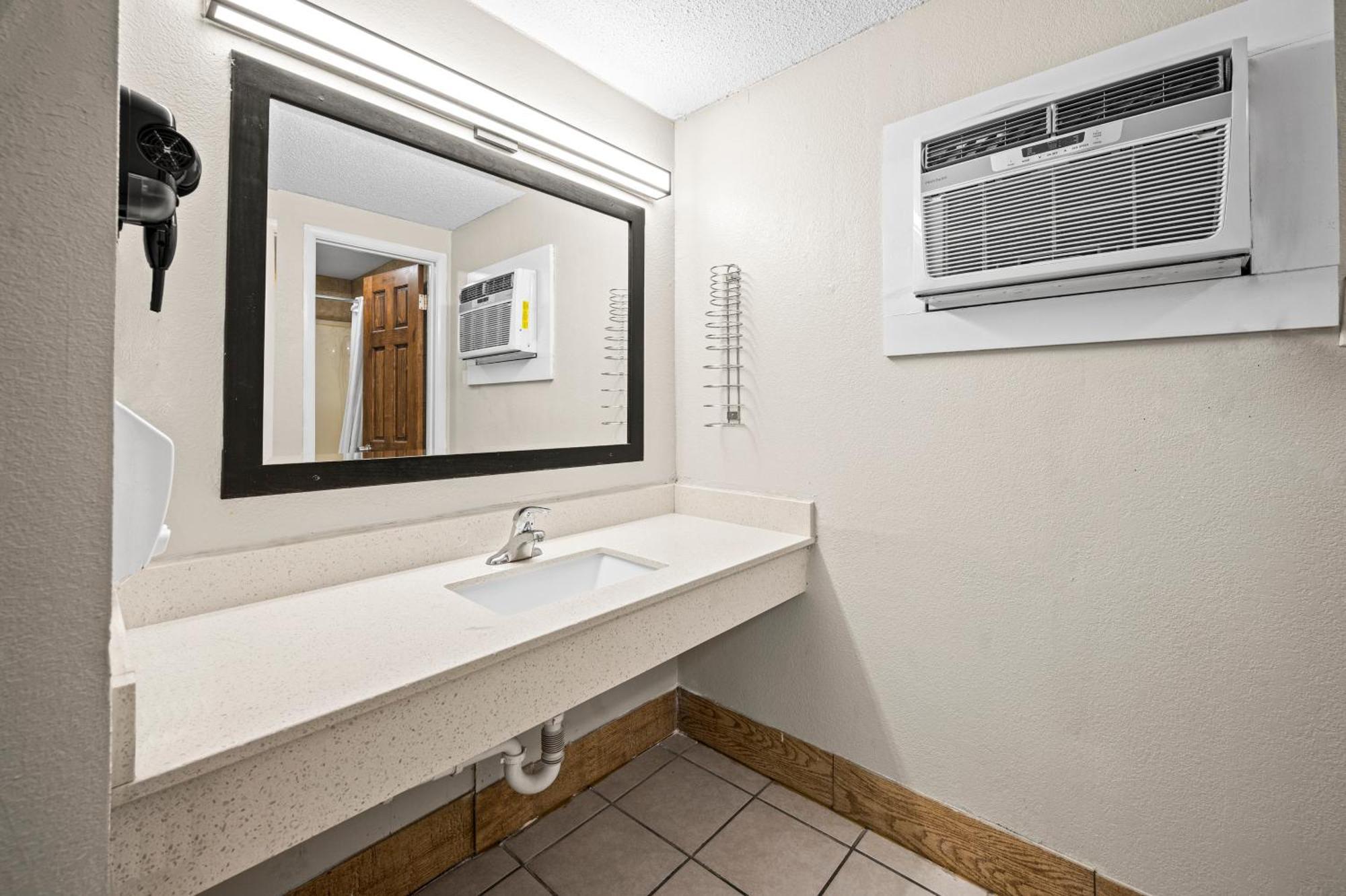 Country Town N' Suites Гатлинбург Экстерьер фото